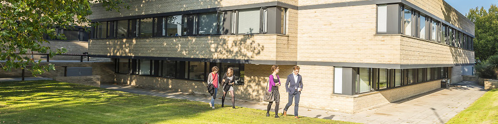 Photo of the Oxford University Law building