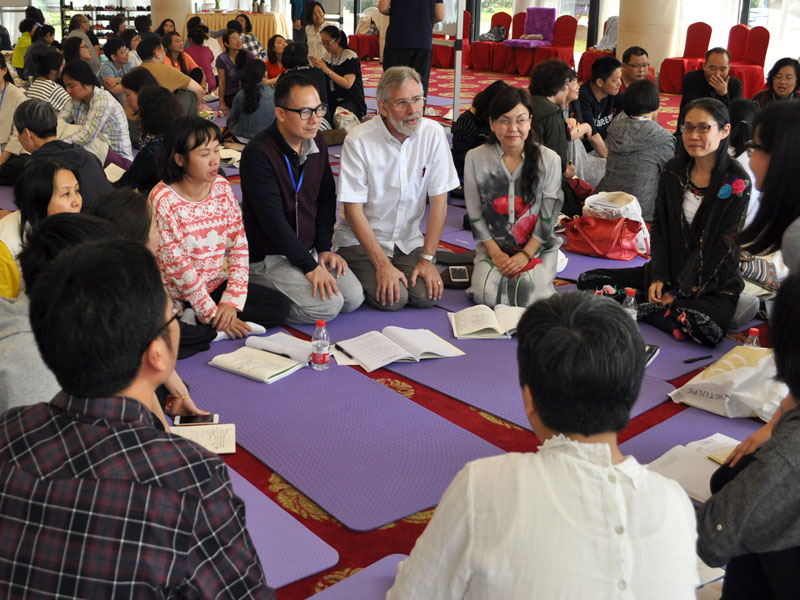 A mindfulness-based cognitive therapy training session led by Willem Kuyken and Mark Williams (Shanghai, 2018)