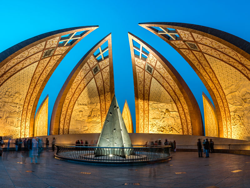The Pakistan Monument © Shutterstock / Shahid Khan