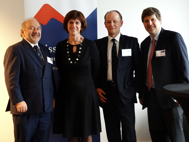 Board members Howard Rosen, John Rolley and Guy Spier (L-R) with the Vice-Chancellor, Professor Louise Richardson.